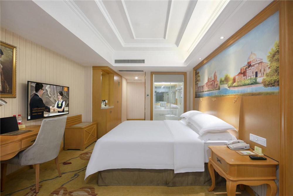 Vienna Hotel Zhengzhou Zhongyuan Futa ภายนอก รูปภาพ