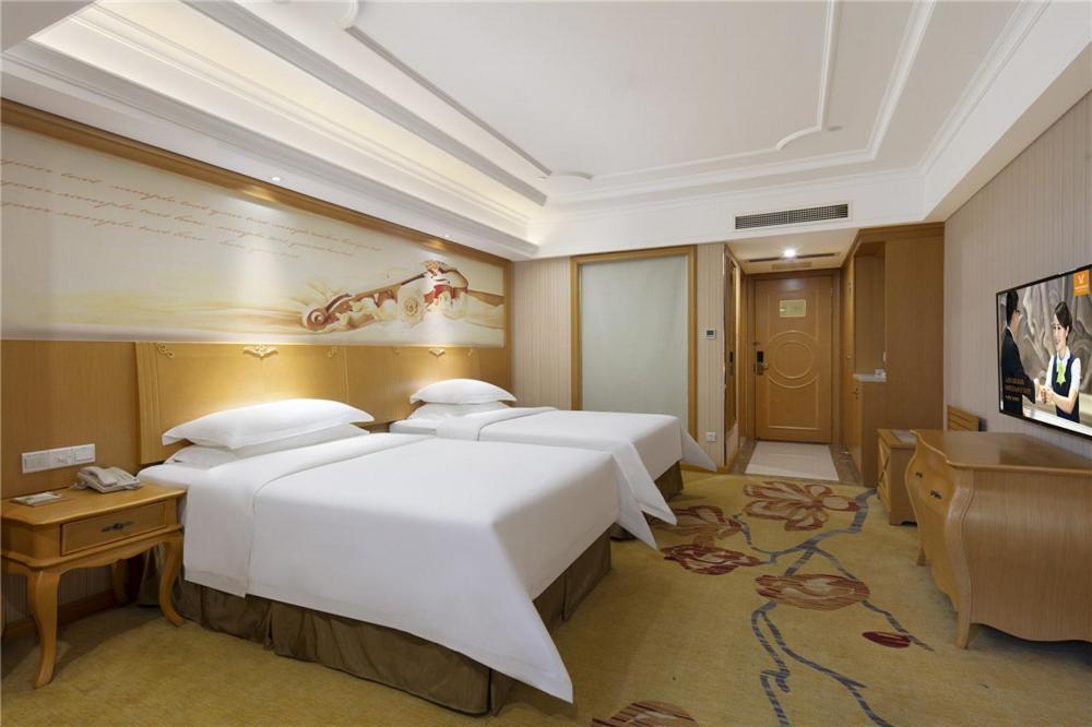 Vienna Hotel Zhengzhou Zhongyuan Futa ภายนอก รูปภาพ