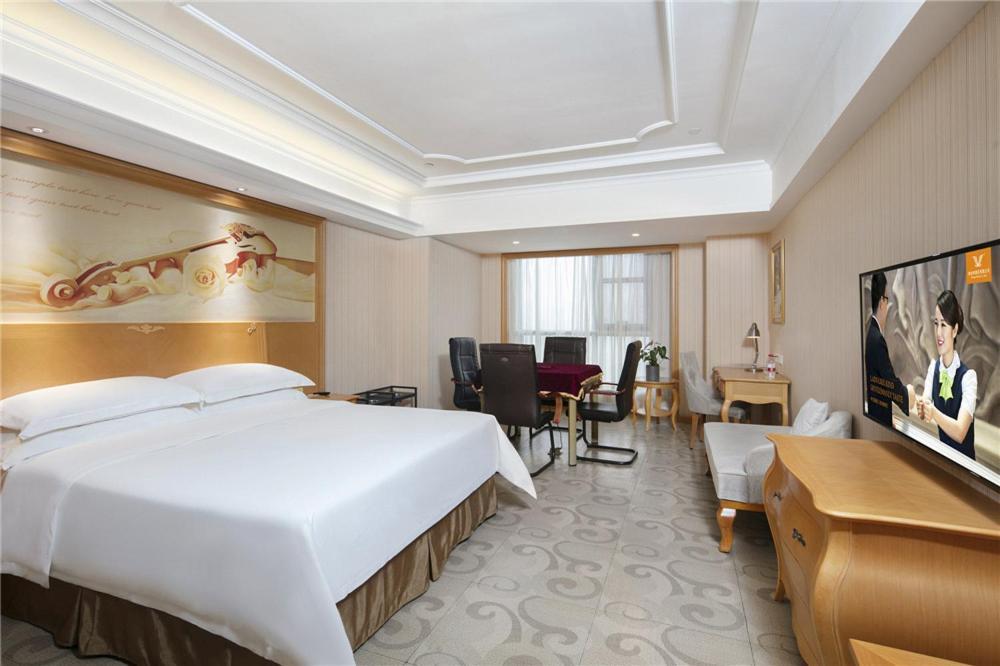 Vienna Hotel Zhengzhou Zhongyuan Futa ภายนอก รูปภาพ