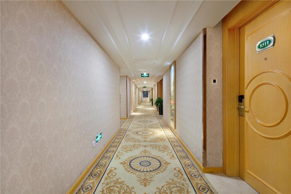 Vienna Hotel Zhengzhou Zhongyuan Futa ภายนอก รูปภาพ