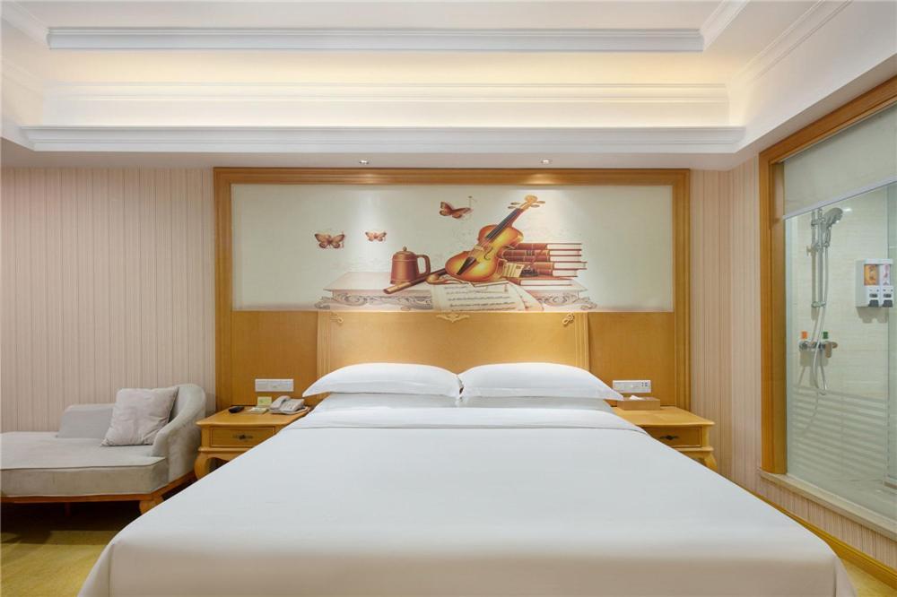 Vienna Hotel Zhengzhou Zhongyuan Futa ภายนอก รูปภาพ