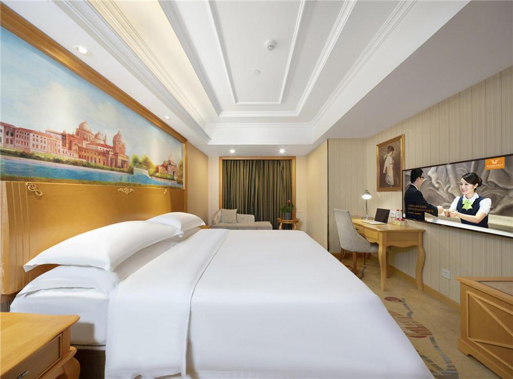 Vienna Hotel Zhengzhou Zhongyuan Futa ภายนอก รูปภาพ