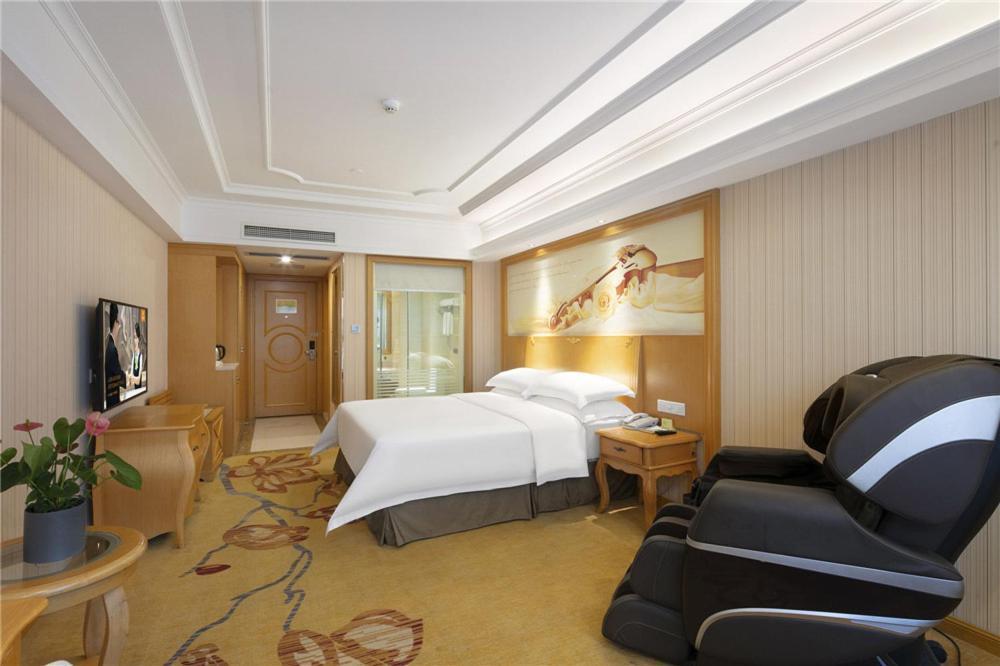 Vienna Hotel Zhengzhou Zhongyuan Futa ภายนอก รูปภาพ